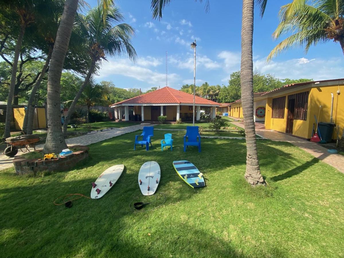Solid Surf Camp Hostel Nicaragua Transito Exterior photo